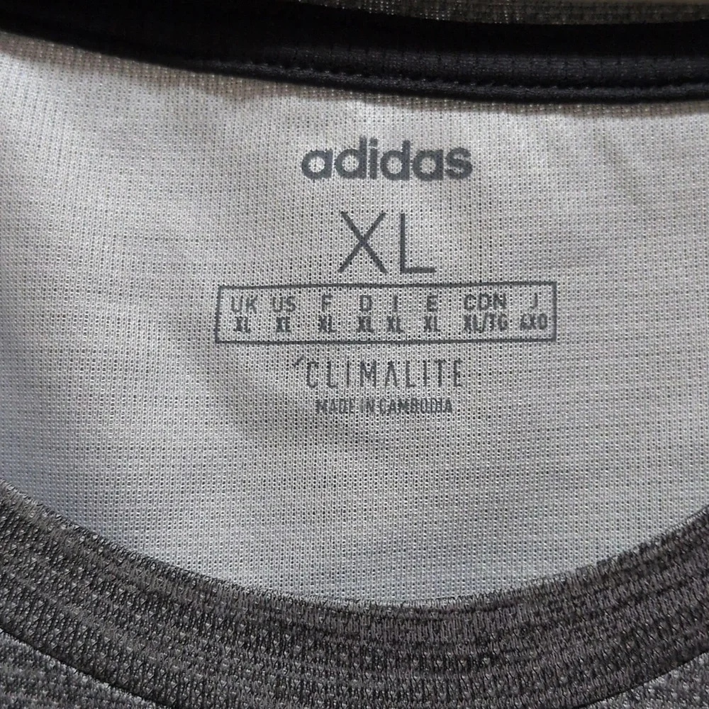 adidas Climalite Men's Heather Gray Short Sleeve Athletic Shirt Size XL